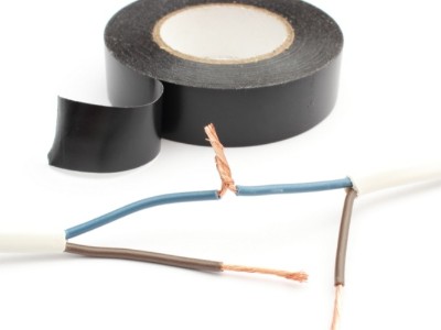 【華強(qiáng)電纜】電線管內(nèi)有電線接頭的地方，只是用黑色膠帶纏了一圈會(huì)怎樣?